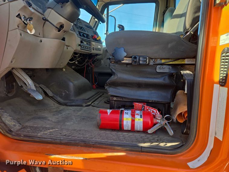 image for item EV5503 2006 Sterling LT9500 semi truck