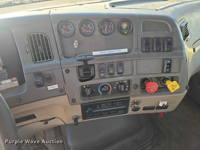 image for item EV5503 2006 Sterling LT9500 semi truck