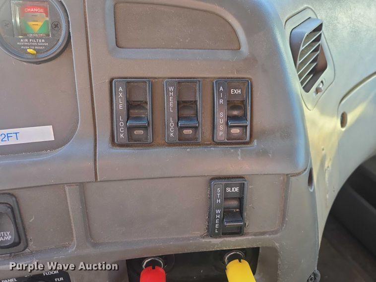 image for item EV5503 2006 Sterling LT9500 semi truck