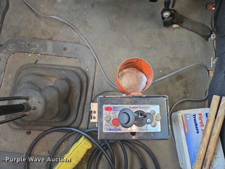 image for item EV5503 2006 Sterling LT9500 semi truck