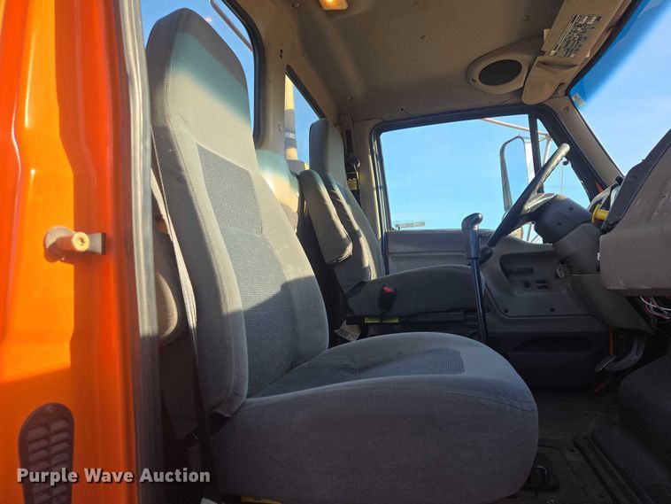 image for item EV5503 2006 Sterling LT9500 semi truck