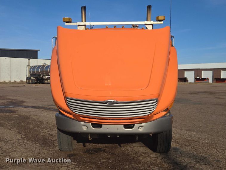 image for item EV5503 2006 Sterling LT9500 semi truck