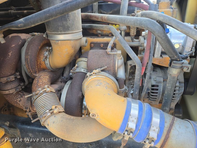 image for item EV5503 2006 Sterling LT9500 semi truck