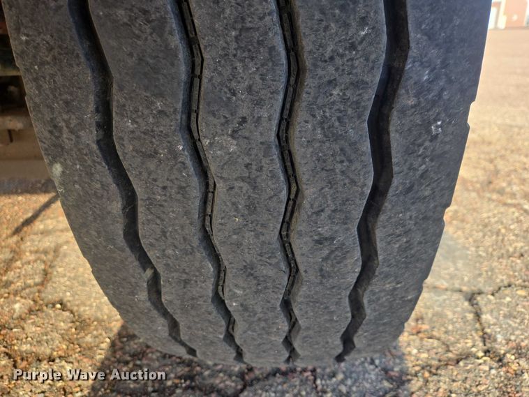 image for item EV5503 2006 Sterling LT9500 semi truck