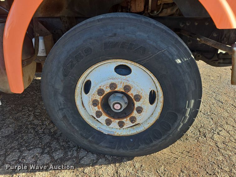 image for item EV5503 2006 Sterling LT9500 semi truck