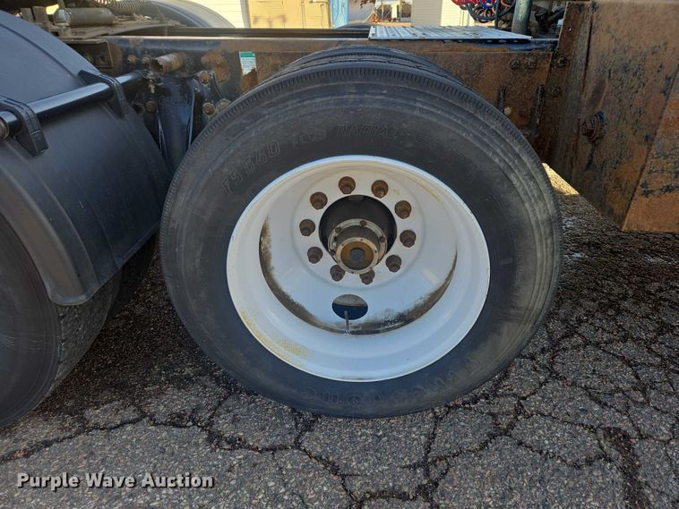 image for item EV5503 2006 Sterling LT9500 semi truck