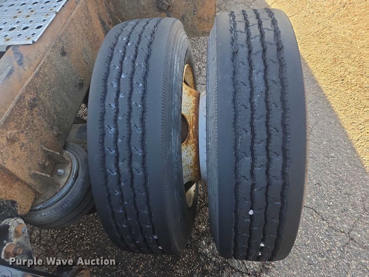 image for item EV5503 2006 Sterling LT9500 semi truck