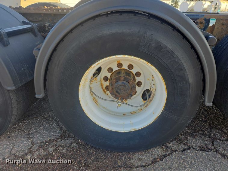 image for item EV5503 2006 Sterling LT9500 semi truck