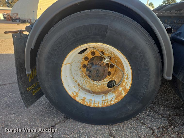 image for item EV5503 2006 Sterling LT9500 semi truck