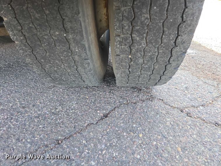 image for item EV5503 2006 Sterling LT9500 semi truck