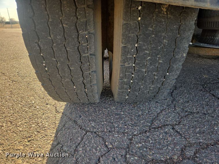 image for item EV5503 2006 Sterling LT9500 semi truck