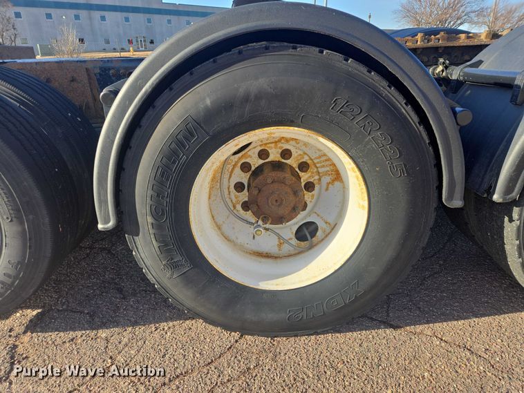 image for item EV5503 2006 Sterling LT9500 semi truck