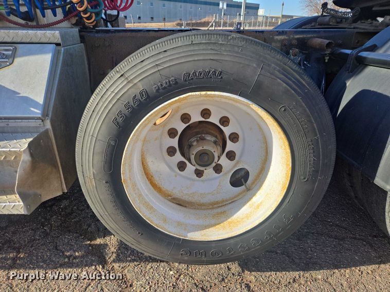 image for item EV5503 2006 Sterling LT9500 semi truck