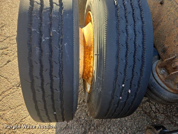 image for item EV5503 2006 Sterling LT9500 semi truck