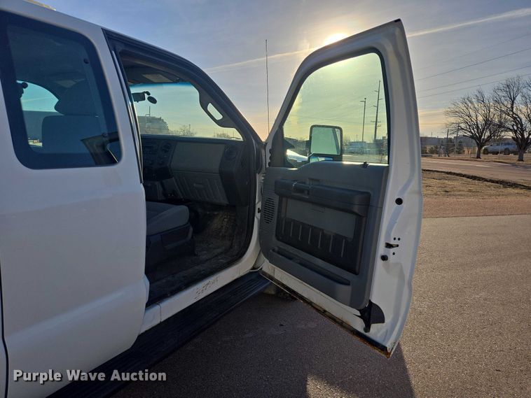 image for item EV5505 2011 Ford F250 Super Duty Ext. Cab pickup truck