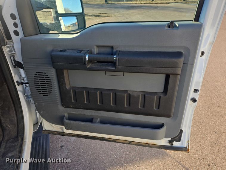 image for item EV5505 2011 Ford F250 Super Duty Ext. Cab pickup truck