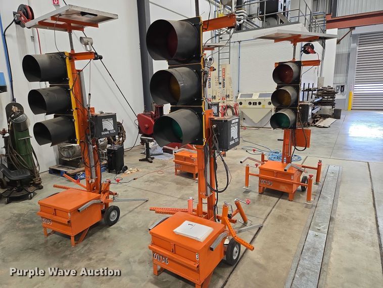 image for item EV5507 Horizon Signal Tech (4) Horizon Signal Tech traffic lights