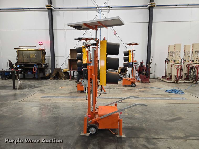 image for item EV5507 Horizon Signal Tech (4) Horizon Signal Tech traffic lights