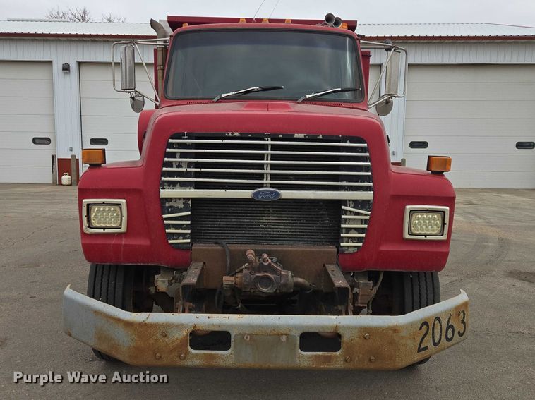image for item EV5515 1991 Ford LT8000 dump truck