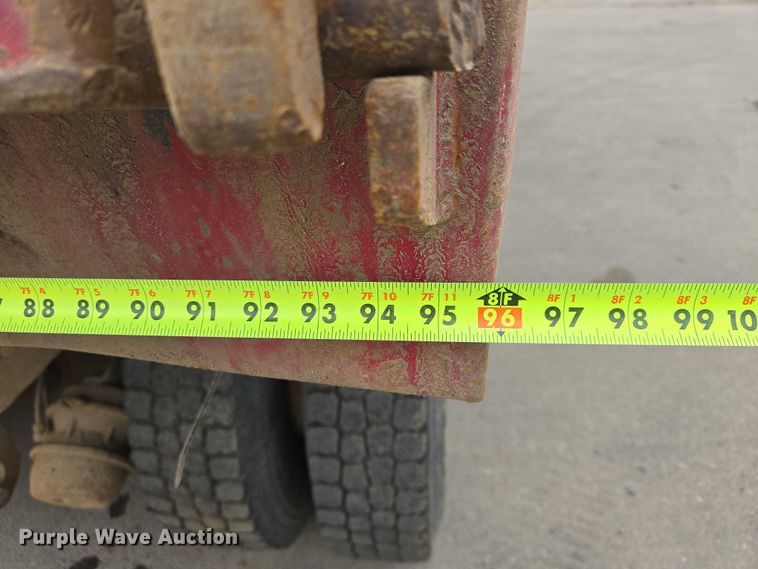 image for item EV5515 1991 Ford LT8000 dump truck