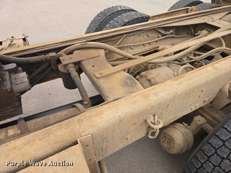 image for item EV5515 1991 Ford LT8000 dump truck