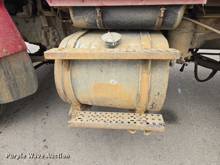 image for item EV5515 1991 Ford LT8000 dump truck