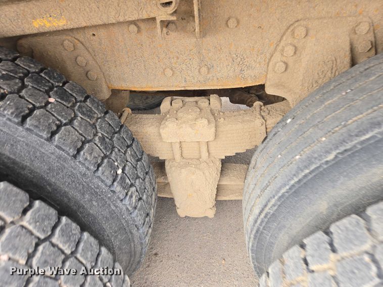 image for item EV5515 1991 Ford LT8000 dump truck