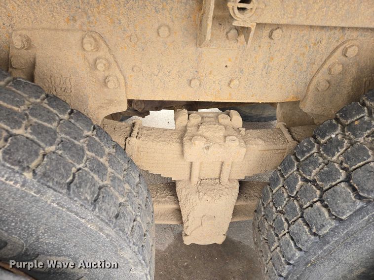 image for item EV5515 1991 Ford LT8000 dump truck