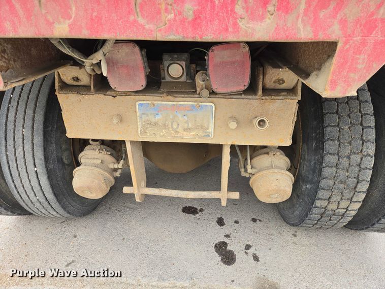 image for item EV5515 1991 Ford LT8000 dump truck