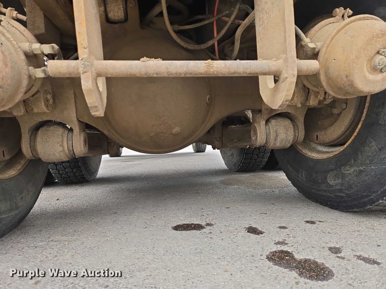 image for item EV5515 1991 Ford LT8000 dump truck