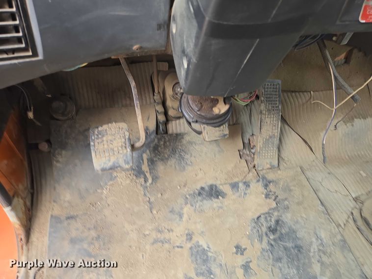 image for item EV5515 1991 Ford LT8000 dump truck