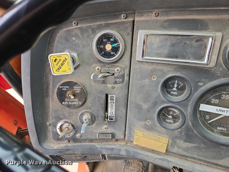 image for item EV5515 1991 Ford LT8000 dump truck