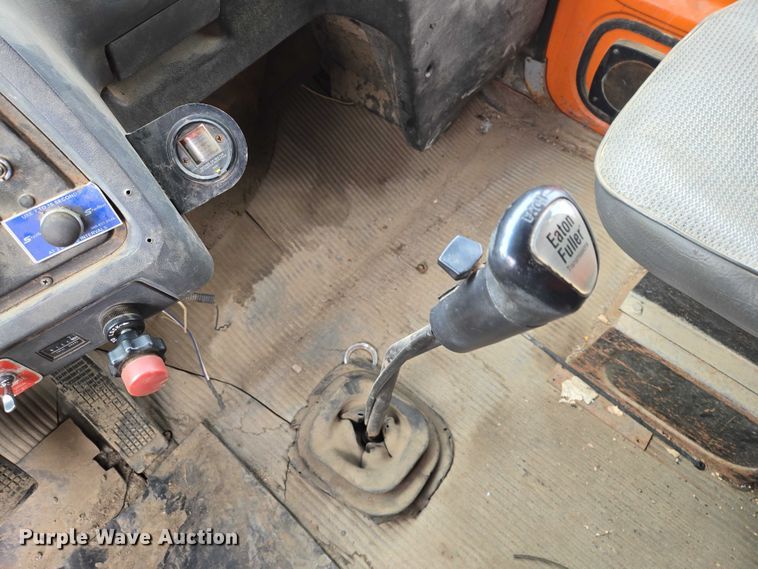 image for item EV5515 1991 Ford LT8000 dump truck