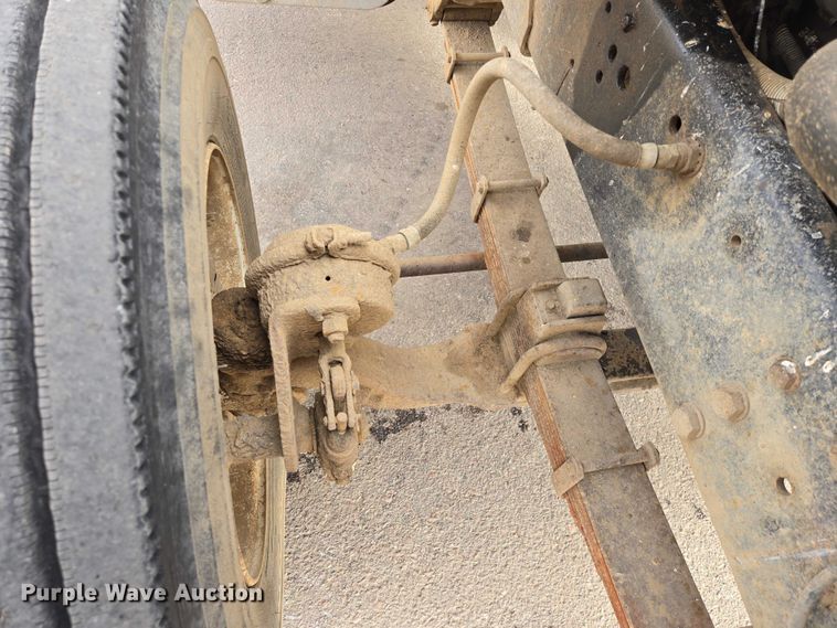 image for item EV5515 1991 Ford LT8000 dump truck