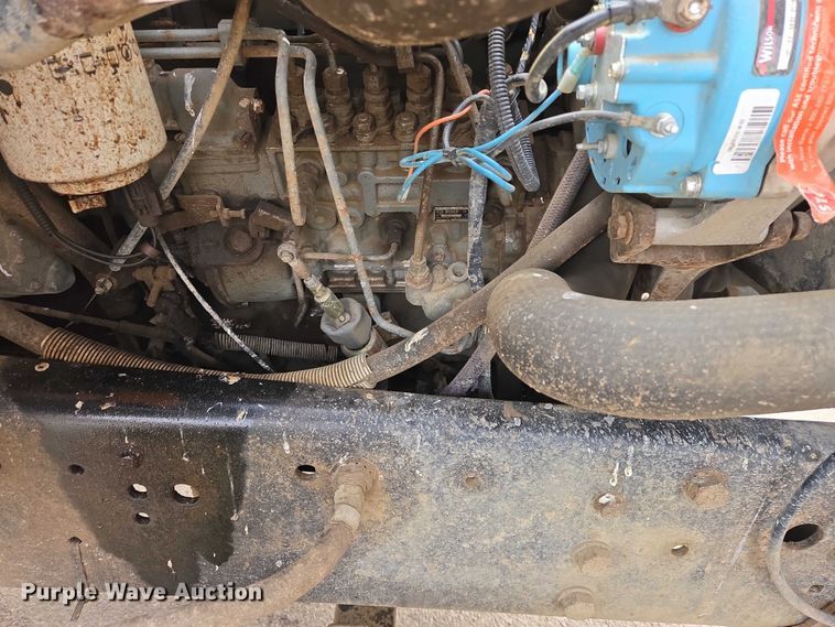 image for item EV5515 1991 Ford LT8000 dump truck