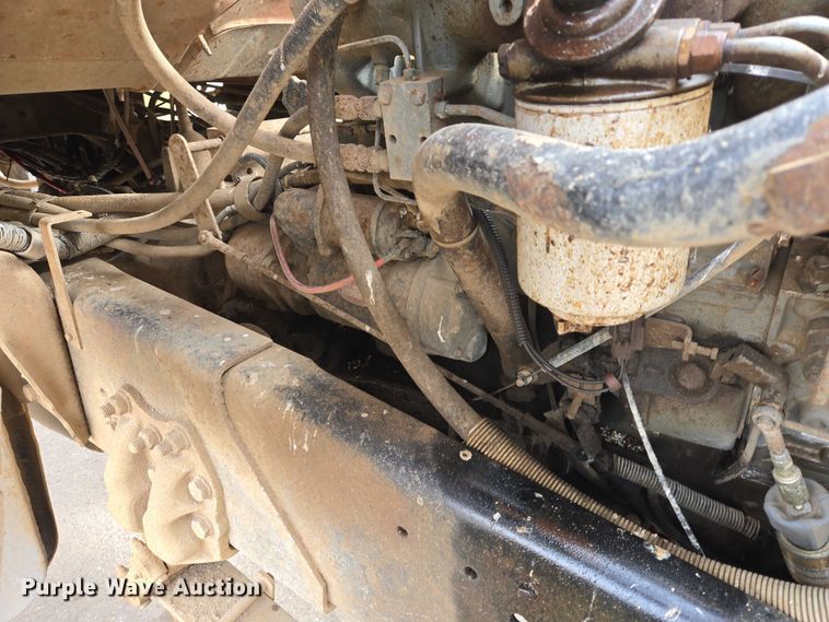 image for item EV5515 1991 Ford LT8000 dump truck