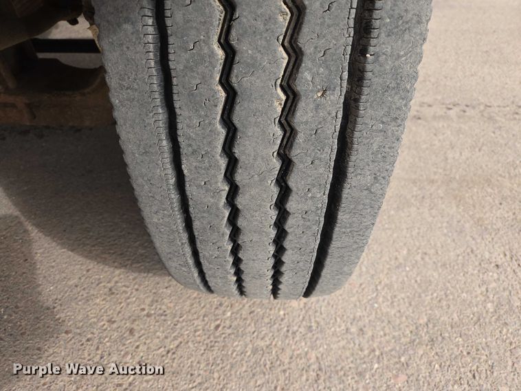 image for item EV5515 1991 Ford LT8000 dump truck