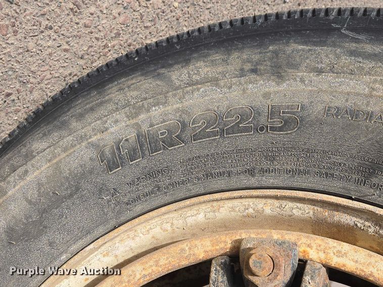 image for item EV5515 1991 Ford LT8000 dump truck