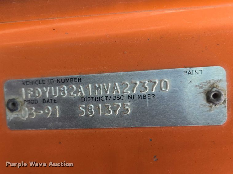 image for item EV5515 1991 Ford LT8000 dump truck