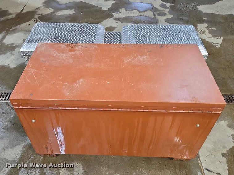 image for item EV5519 (2) toolboxes