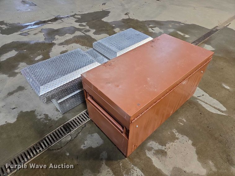 image for item EV5519 (2) toolboxes