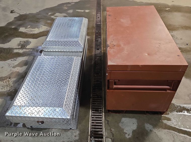 image for item EV5519 (2) toolboxes