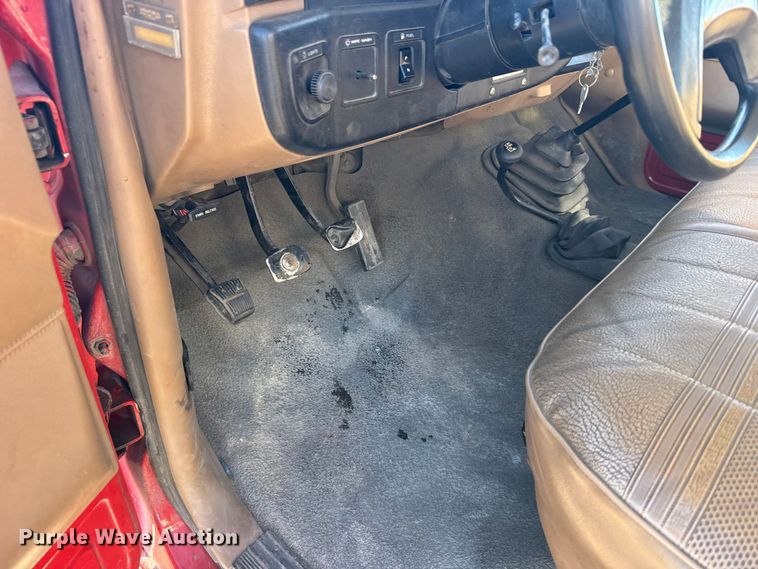 image for item FB0903 1987 Ford F350 brush fire truck