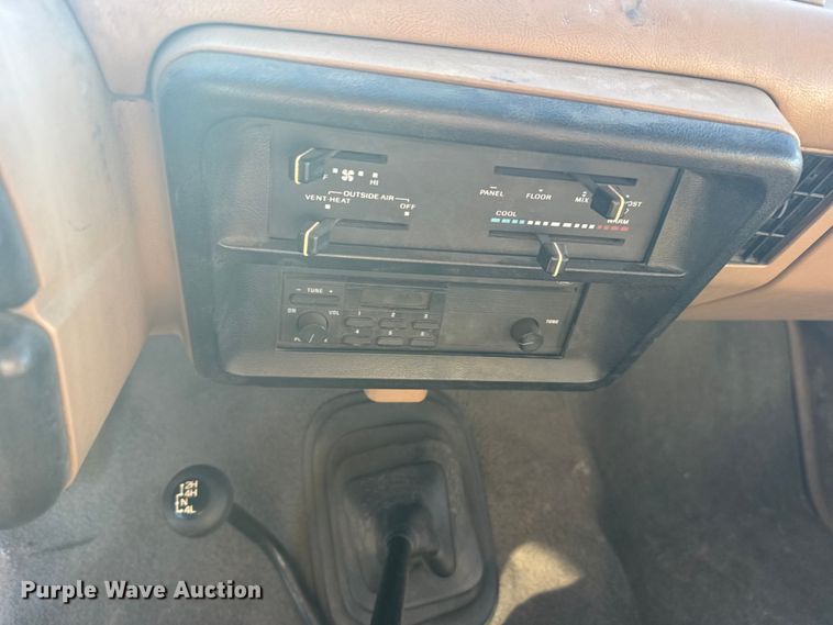 image for item FB0903 1987 Ford F350 brush fire truck