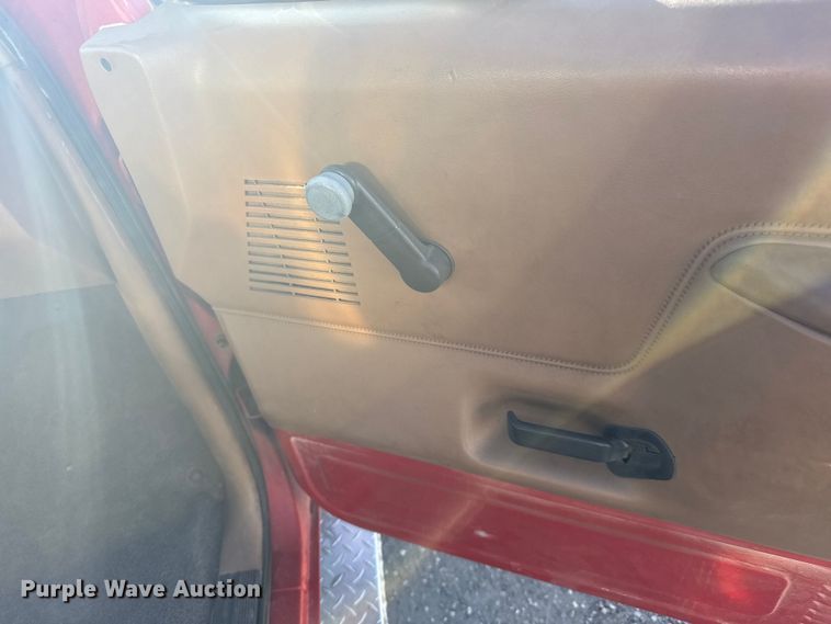 image for item FB0903 1987 Ford F350 brush fire truck