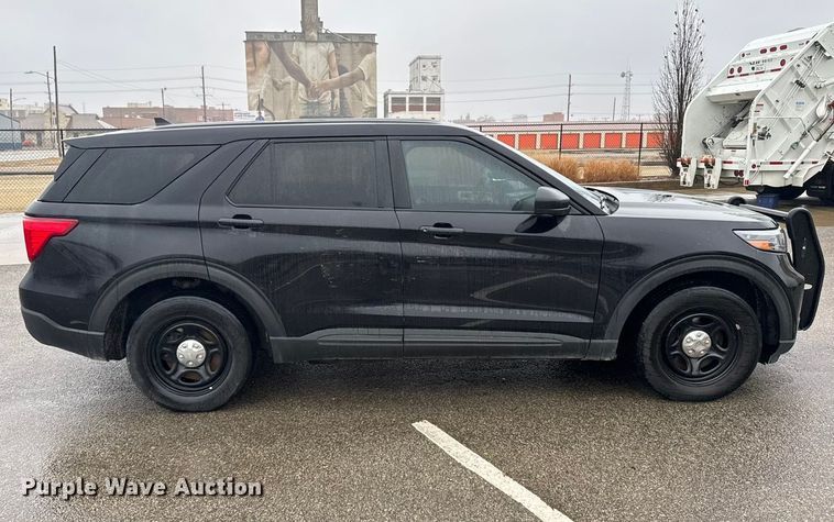 image for item FB0921 2021 Ford Explorer Police SUV