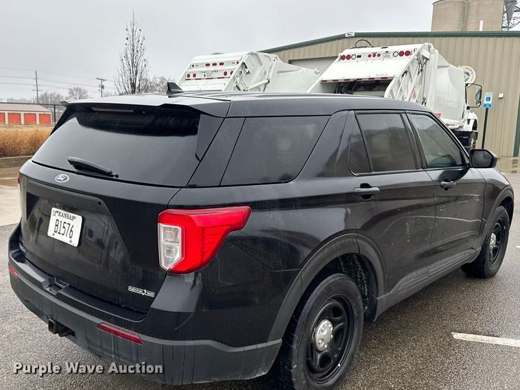 image for item FB0921 2021 Ford Explorer Police SUV