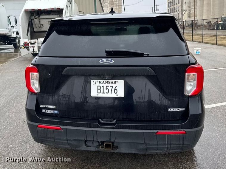 image for item FB0921 2021 Ford Explorer Police SUV