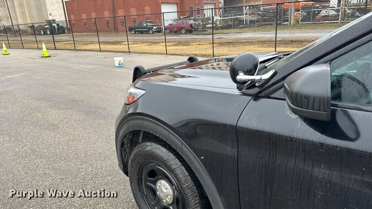 image for item FB0921 2021 Ford Explorer Police SUV