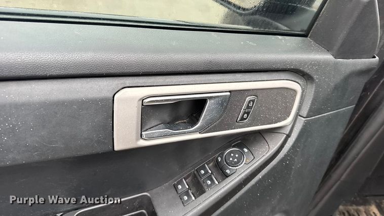 image for item FB0921 2021 Ford Explorer Police SUV